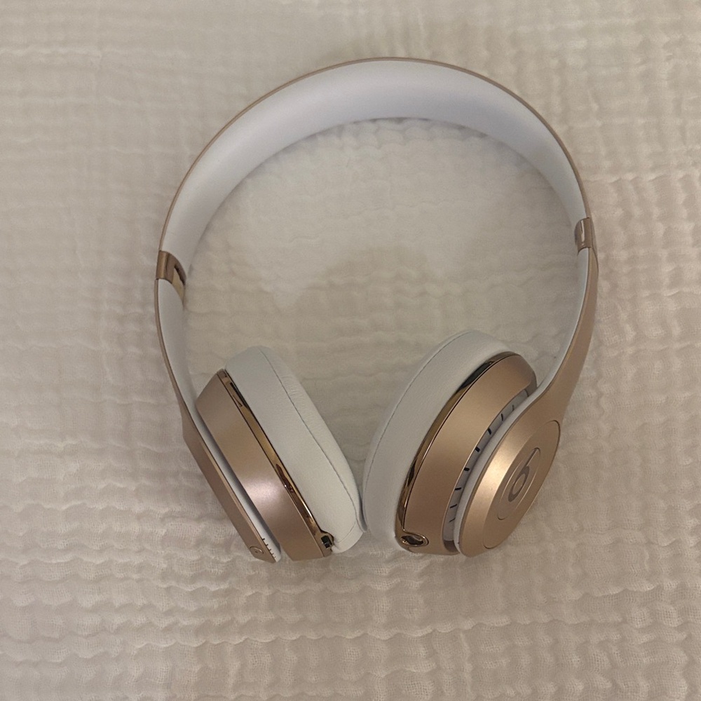 GOLD BEATS